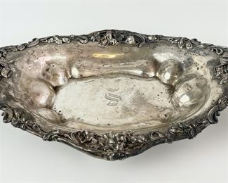 506 Grams Fine Meriden Britannia Co Sterling Silver Repousse Cabbage Rose 14.5� Center Piece Bowl
