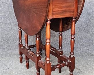 Antique Gate leg Drop Leaf Small Table
