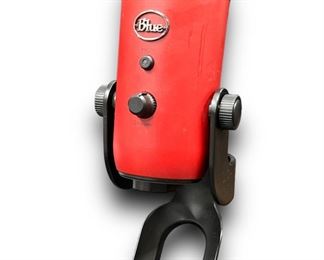 Blue Yeti USB Mic Preowned in Satin Red Microphone
