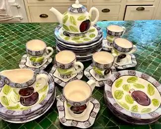 Green and Purple Dishware set