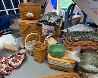Assorted Longaberger baskets/longan, Berger, ceramic hang tags