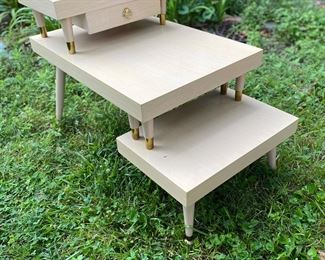 Pair of matching mid-century blonde faux wood veneer & gold detail end tables with drawers.