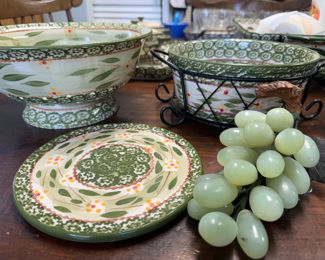 Temp-tations presentable ovenware 

Jade grapes 
