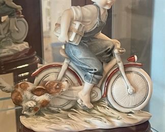 Giuseppe Armani  Boy Late for School Figurine Has Box