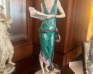 Giuseppe Armani "LADY with BOOK" 384 C 1987 RETIRED Statue