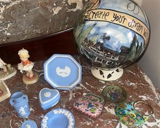 Wedgewood Pieces Blue 