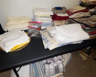 Huge Variety of Linens, Sheets, Placemats, Tablecloth’s, Runners, Napkins