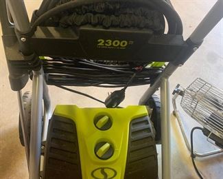 2300 Pressure Washer 