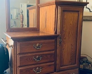 Solid Wood Chest of Drawers with Mirror 