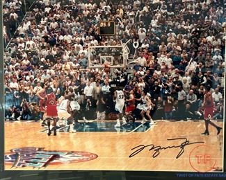 MICHAEL JORDAN "Last Shot" Signed Photo with COA