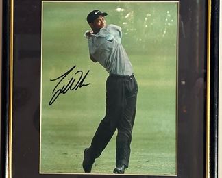 TIGER WOODS Signed Photo with COA
