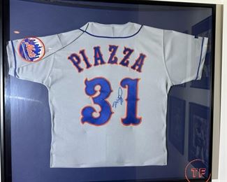 MIKE PIAZZA Signed and Framed Mets Jersey