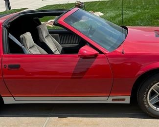 1983 Chevy Camaro Z28 (305 V8 Automatic) - 44,000 Miles