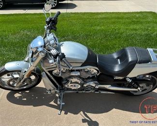 2012 HARLEY DAVIDSON V-Rod (10th Anniversary Edition) 7,600 Miles