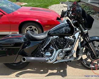 2014 HARLEY DAVIDSON Street Glide Special (23,500 Miles)