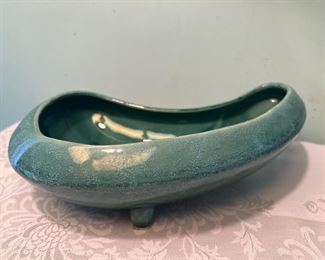 Brush McCoy USA 05 Glazed 3 Footed MCM Kidney Pottery