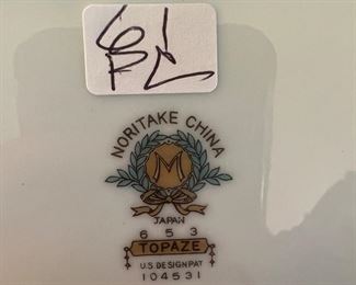 Topaze Noritake Porcelain China (61pc)