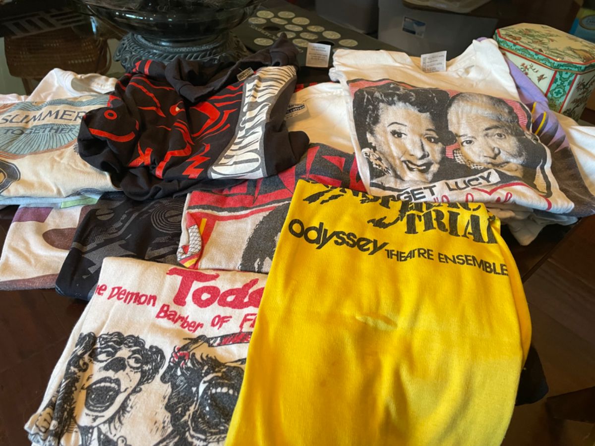 Blow out bakers rack, jewelry, kitchen,... starts on 8/25/2023