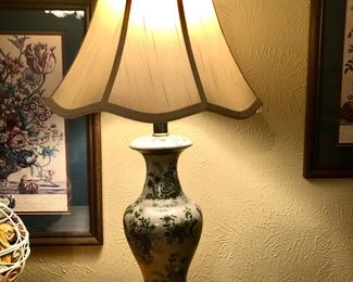 Oriental style lamp