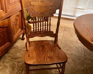Set of 4 Amish pressed back wood vintage chairs