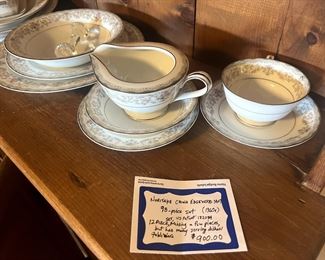 Noritake China Edgewood 98 piece set. Antique. $900