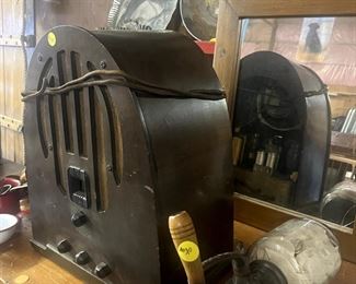 Old antique radio and coffee grinder