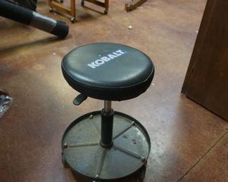Kobalt stool