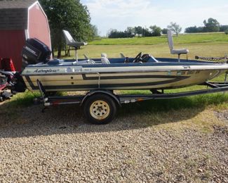 Astroglass boat with Mercury Motor