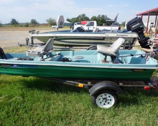 Pelican boat
