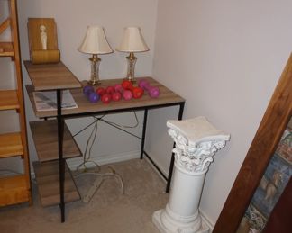small table, lamps