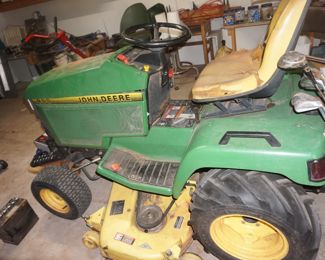 John Deere lawn tractor