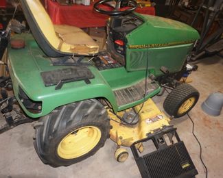 JD Lawn tractor