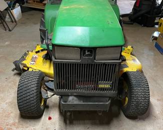 John Deere Lawn Tractor