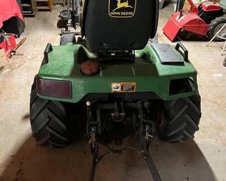 John Deere Lawn Tractor