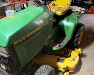 John Deere Lawn Tractor