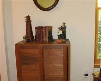 Nicewood cannot and collectibles.