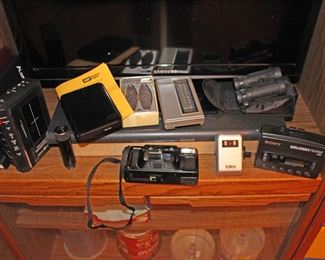 Camera, Walkman Radio, Radios