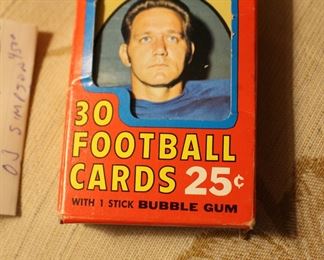 30 Football cards and bubble gum