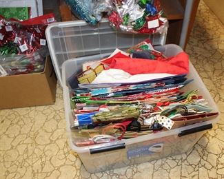 Christmas Decorations, Christmas Houses Bldgs., Spoke Dinnerware, Bags