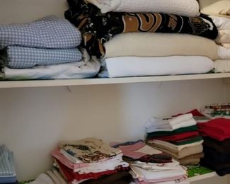 Linens Blankets, sheets, blankets, towels