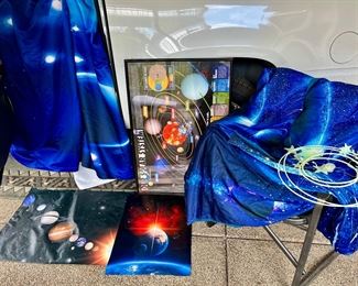 You’re getting this whole set stars & moons curtains & bedspread, pillowcases twin or queen size mattress $ glow-in-the-dark Mobile stars with planets & 2 posters,& one framed poster get all $50 excellent condition