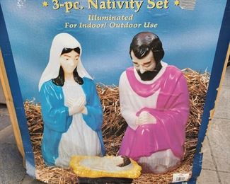 Vintage Blow mold nativity 3 pc set