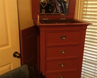 Jewelry cabinet