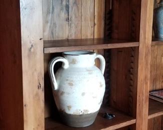 Single bookcase detail