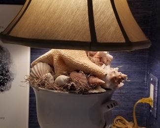 Seashell treasures table lamp