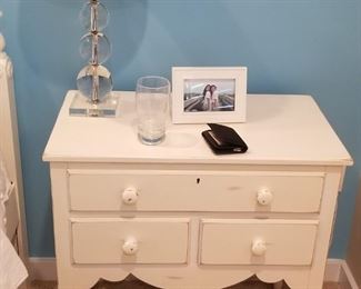 Queen bedroom set by Lexington Furniture - nightstand detail