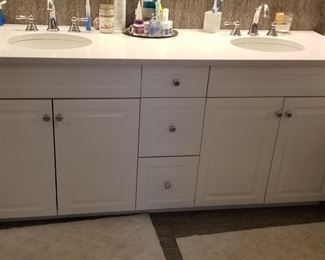 Double bath vanity
