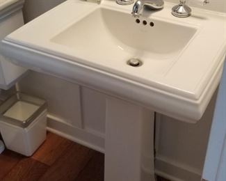 Kohler Memoirs matching pedestal sink