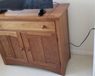 Pennsylvania House one-drawer bar cupboard on wheels