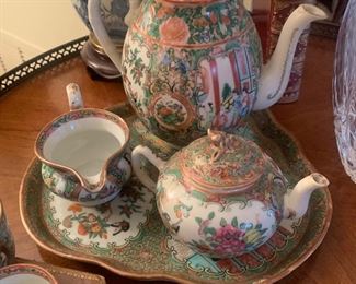 19th Century Rose Medallion tea set (7 pieces)